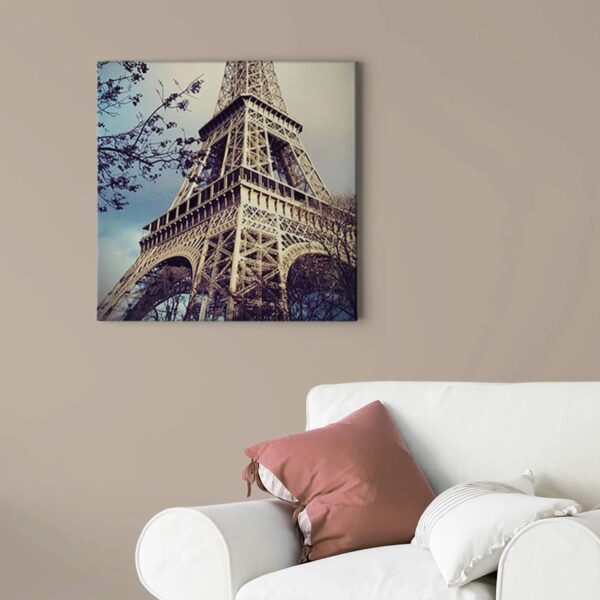 Bricoflor Bild Mit Eiffelturm Auf Leinwand Paris Wandbild Mit Himmel Und Baum Ideal Für Schlafzimmer Romantisches Stadt Leinwandbild In Hellblau
