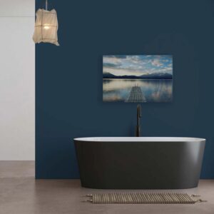 Bricoflor Leinwandbild Berge Und See Romantisches Wandbild Steg An See Blau Für Badezimmer Und Schlafzimmer Leinwand 120 X 80 Cm